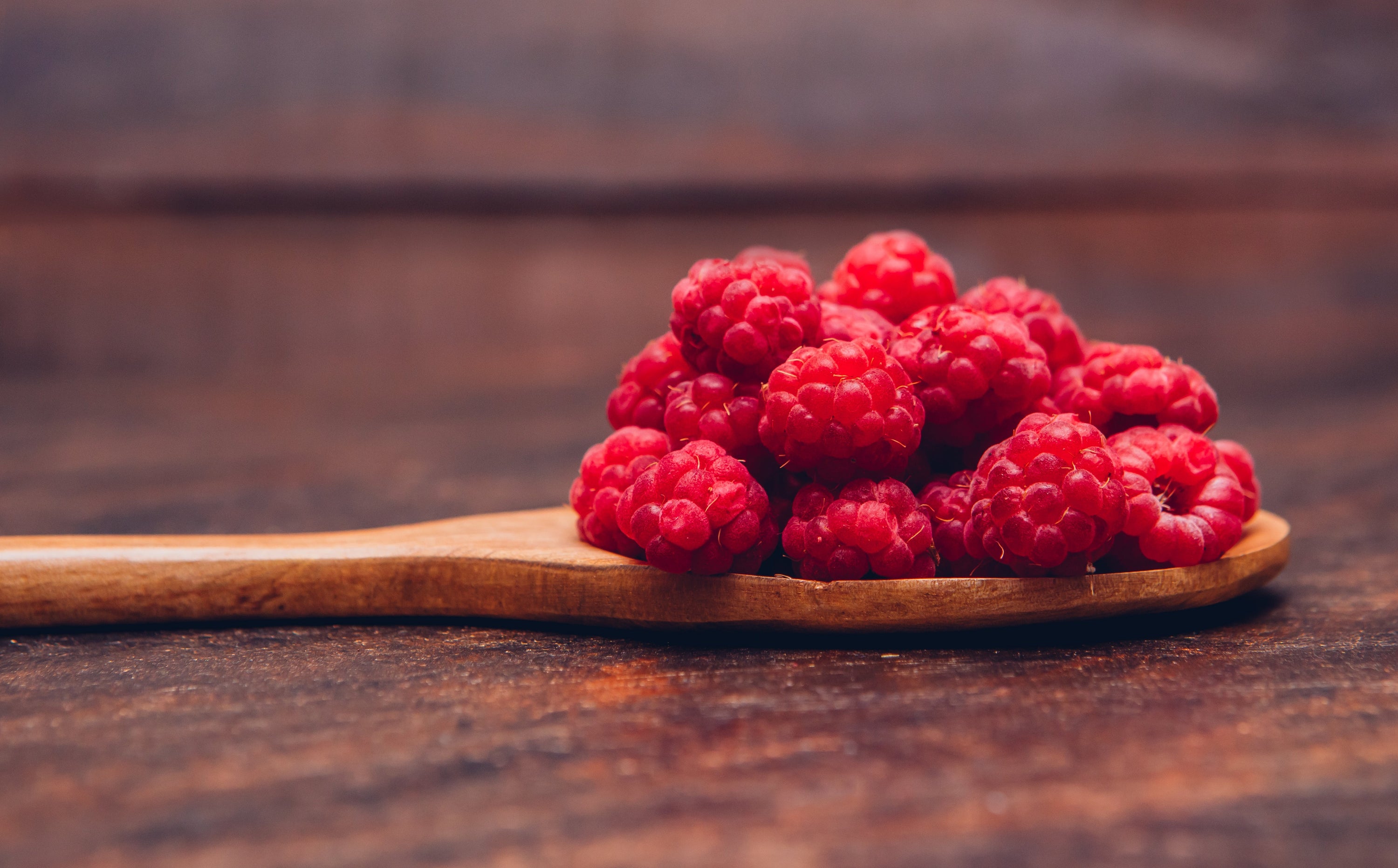 The Luxurious Benefits of Raspberry Seed Oil: Your Skin's New Best Friend